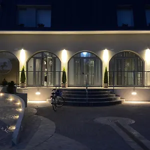 https://hotel-cavallo-bianco.emilia-romagnahotels.net