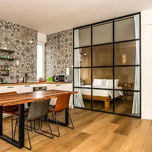 Luxury Flat By Station / Unique View , Milan Italy